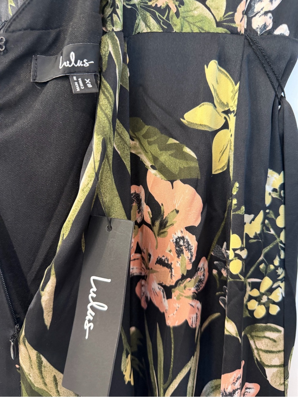 Lulu's Black Floral Wrap Maxi Dress with Green and Blush Print- NEW WITH TAGS XS - Picture 10 of 10